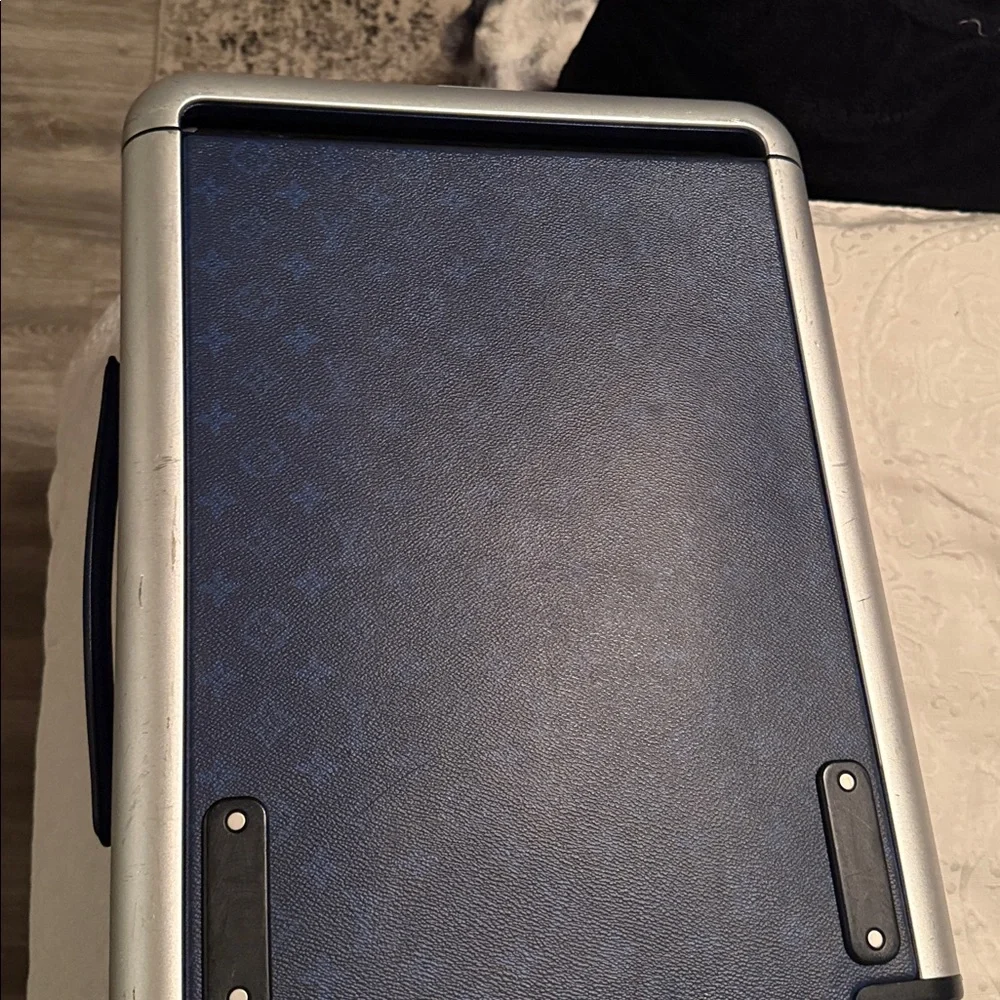 Horizon 55 Louis Vuitton luggage
